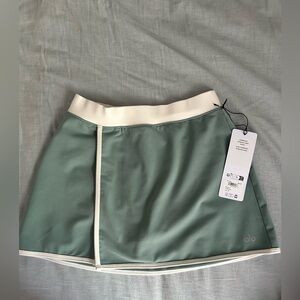 Alo yoga Airbrush Streamlined Botanical Green skirt